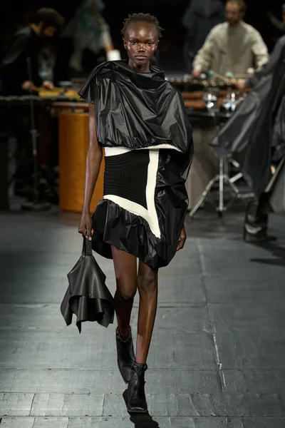 Look 9